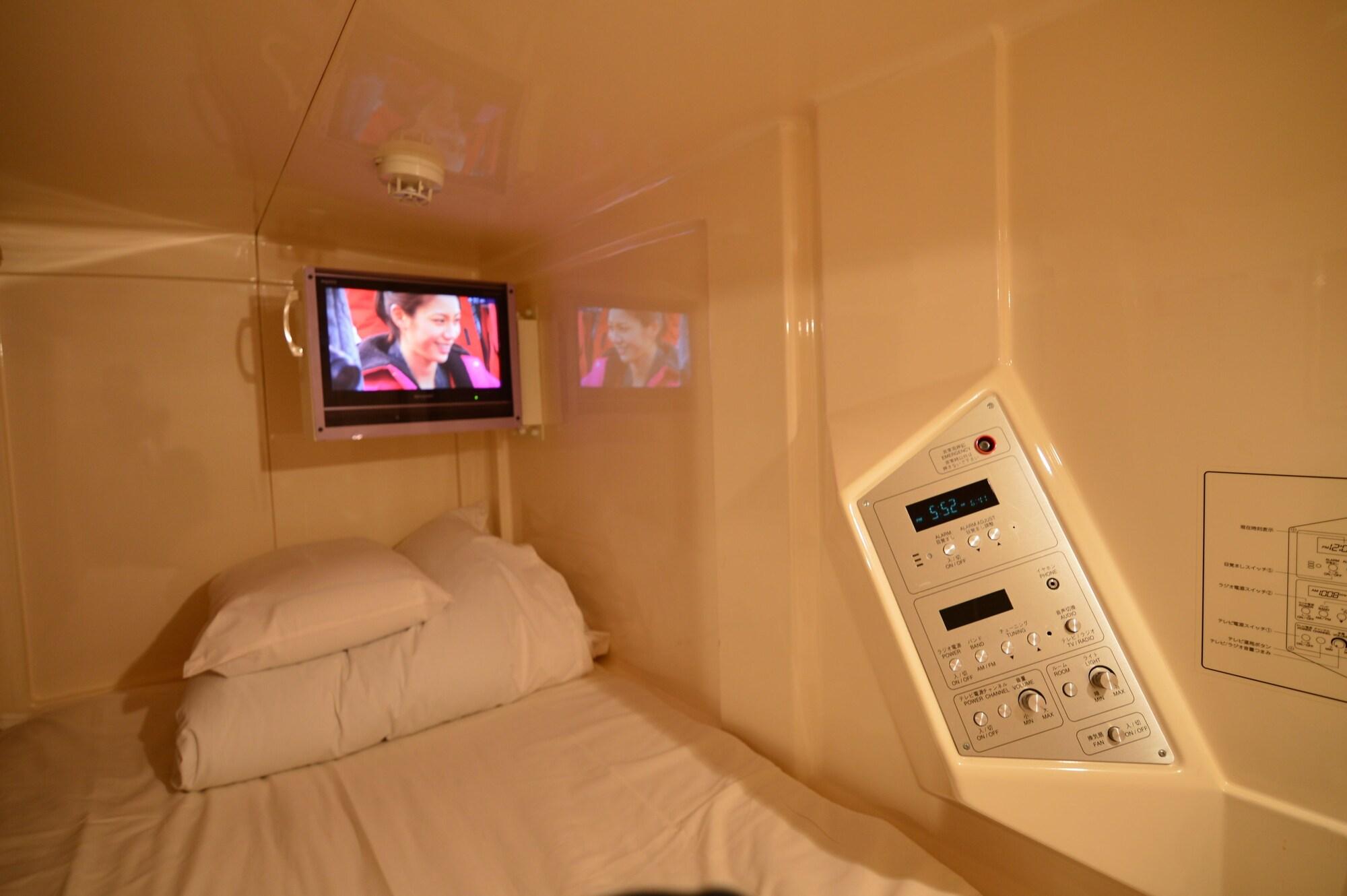 Capsule Inn Osaka - Caters To Men Exterior photo