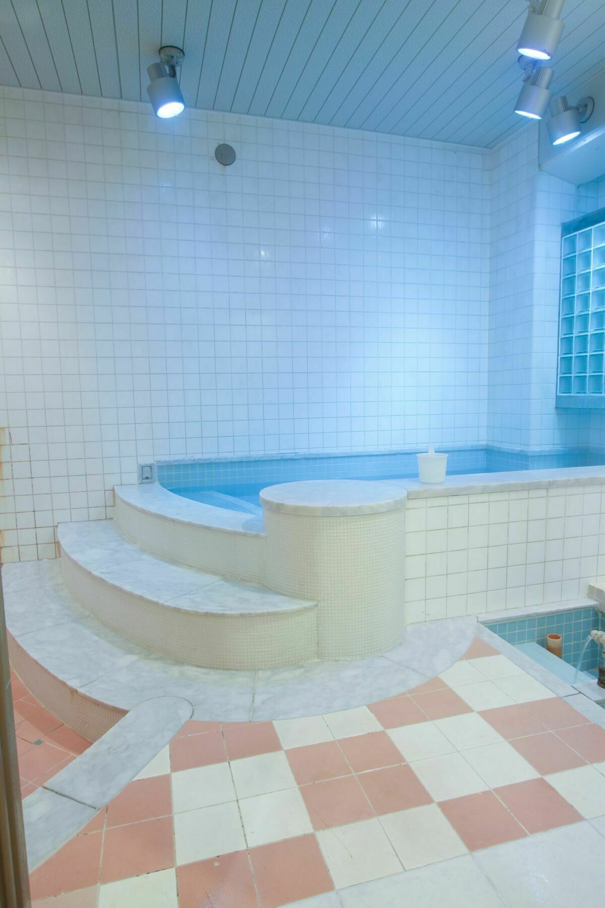 Capsule Inn Osaka - Caters To Men Exterior photo